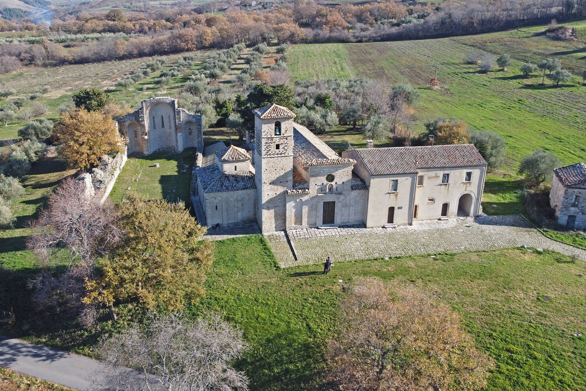 morrone-del-sannio-abbazia-casalpiano-drone-2