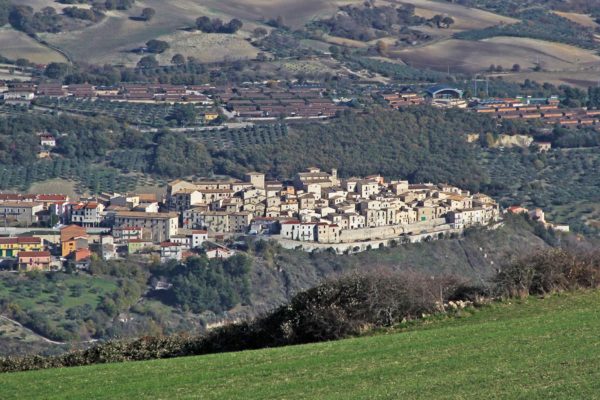 San Giuliano di Puglia, dolci colline e storie da ricordare